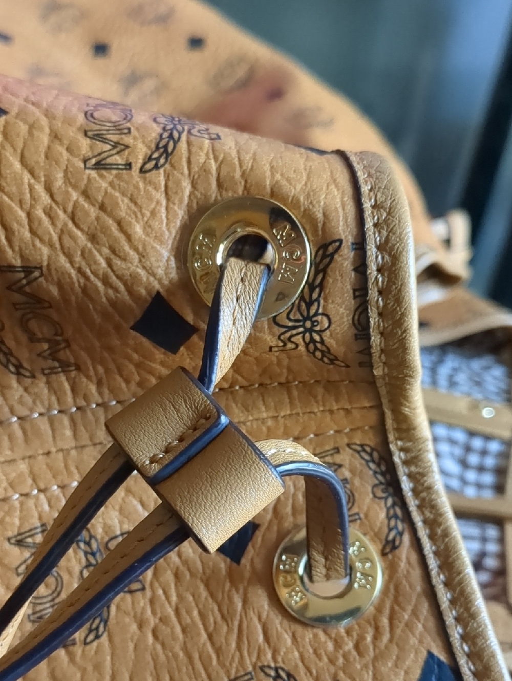 🧡MCM Cognac Monogram Tote with Gold Hardware. AUTHENTIC 🧡🧡 - Picture 10 of 16